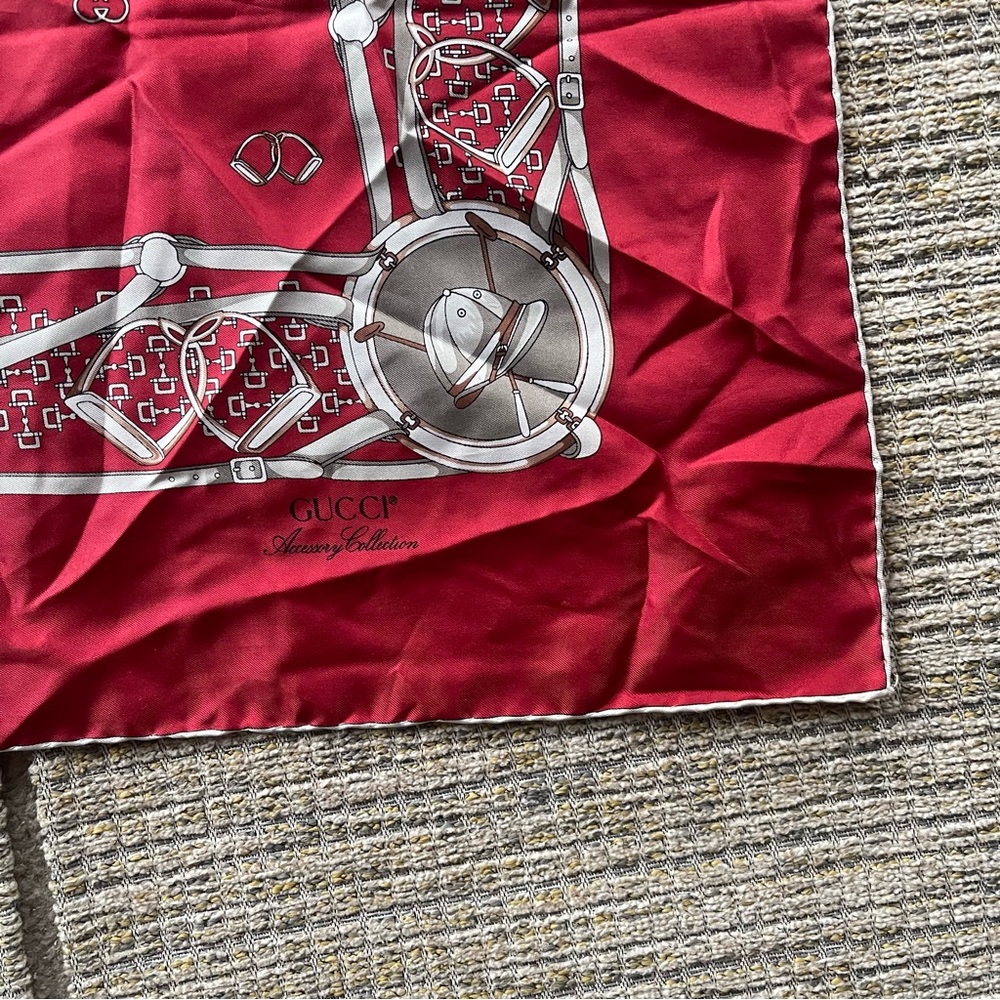 Gucci Silk Vintage Scarf - Picture 3 of 13